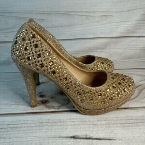 Top Moda Beige Jeweled Pumps Size 8